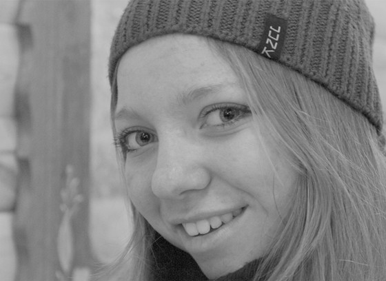 Портрет: поход в кафе с подружкой